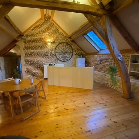 Charmant Appartement Dans Une Ancienne Ferme 尼维尔 外观 照片