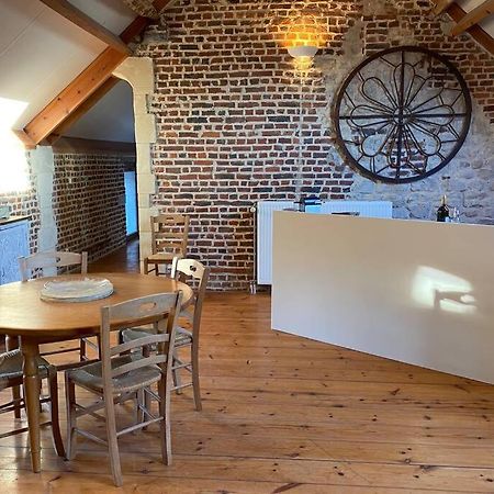 Charmant Appartement Dans Une Ancienne Ferme 尼维尔 外观 照片
