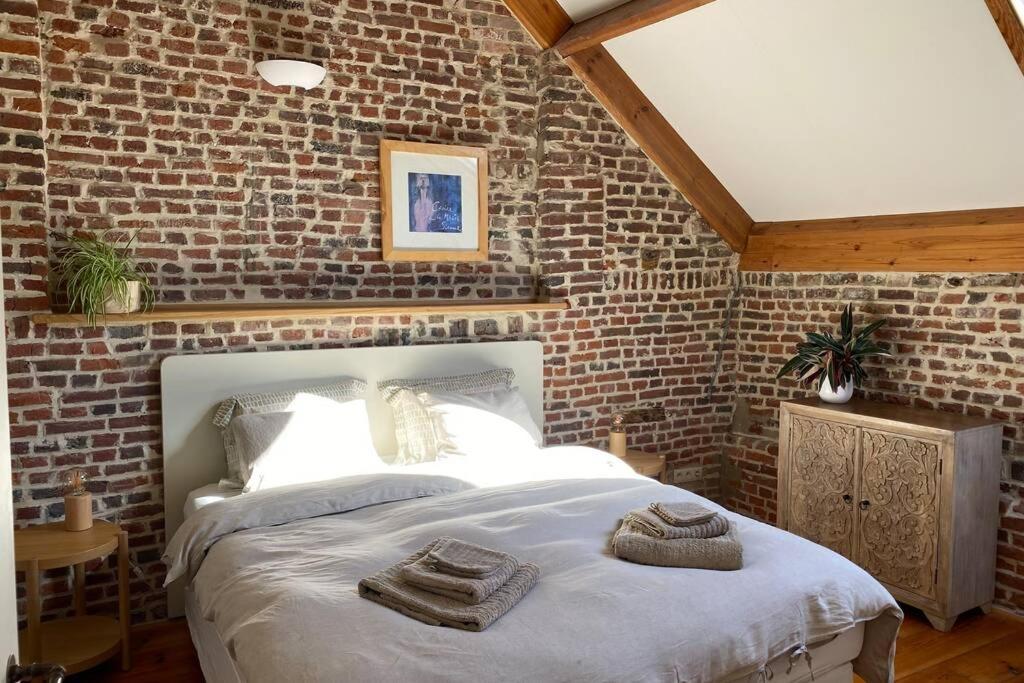 Charmant Appartement Dans Une Ancienne Ferme 尼维尔 外观 照片